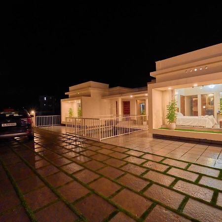 Glen Castle Vagamon Pool Resort By Voye Homes Екстериор снимка