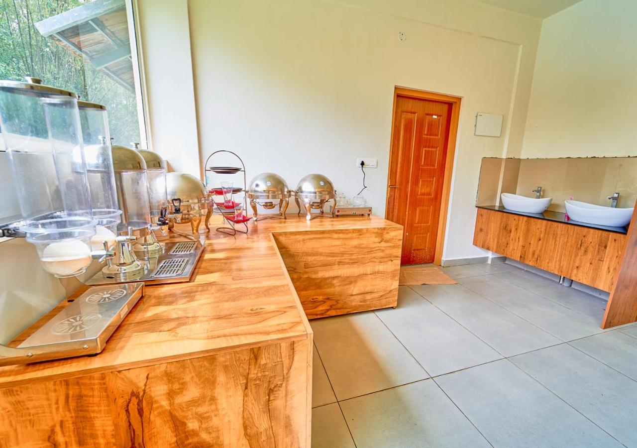 Glen Castle Vagamon Pool Resort By Voye Homes Екстериор снимка