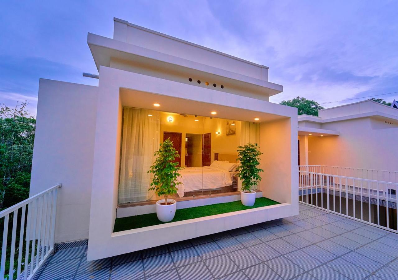 Glen Castle Vagamon Pool Resort By Voye Homes Екстериор снимка