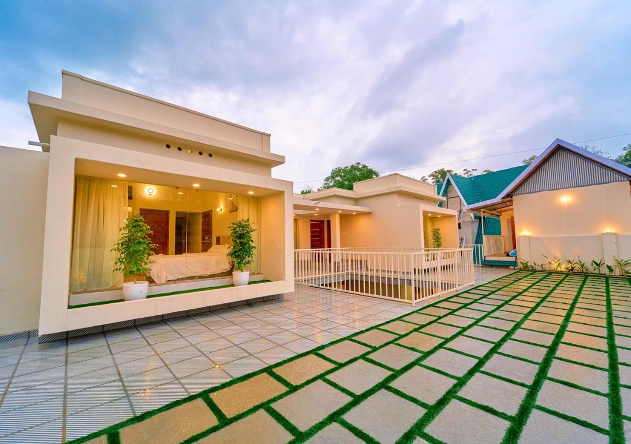 Glen Castle Vagamon Pool Resort By Voye Homes Екстериор снимка