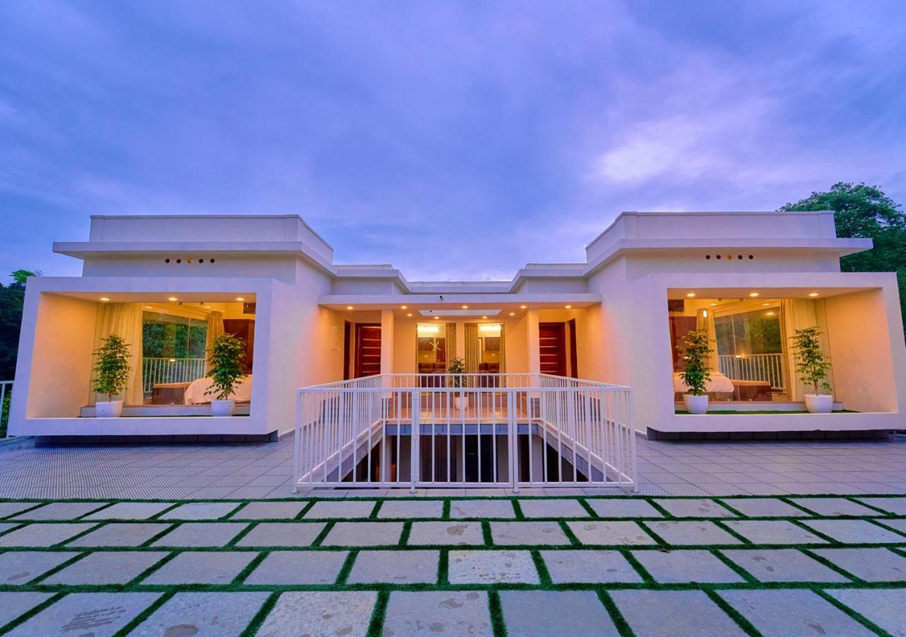 Glen Castle Vagamon Pool Resort By Voye Homes Екстериор снимка