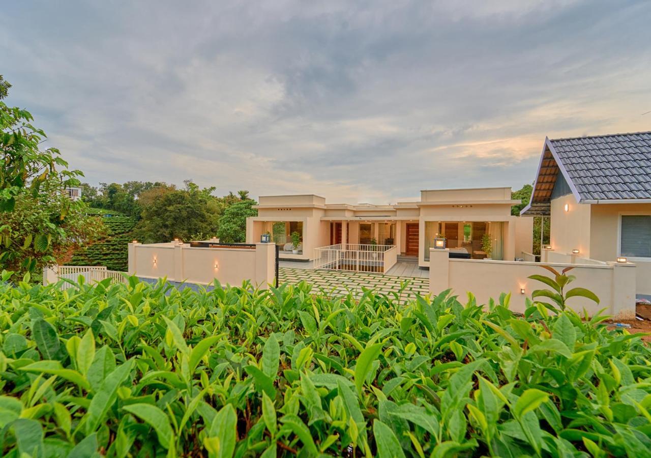 Glen Castle Vagamon Pool Resort By Voye Homes Екстериор снимка