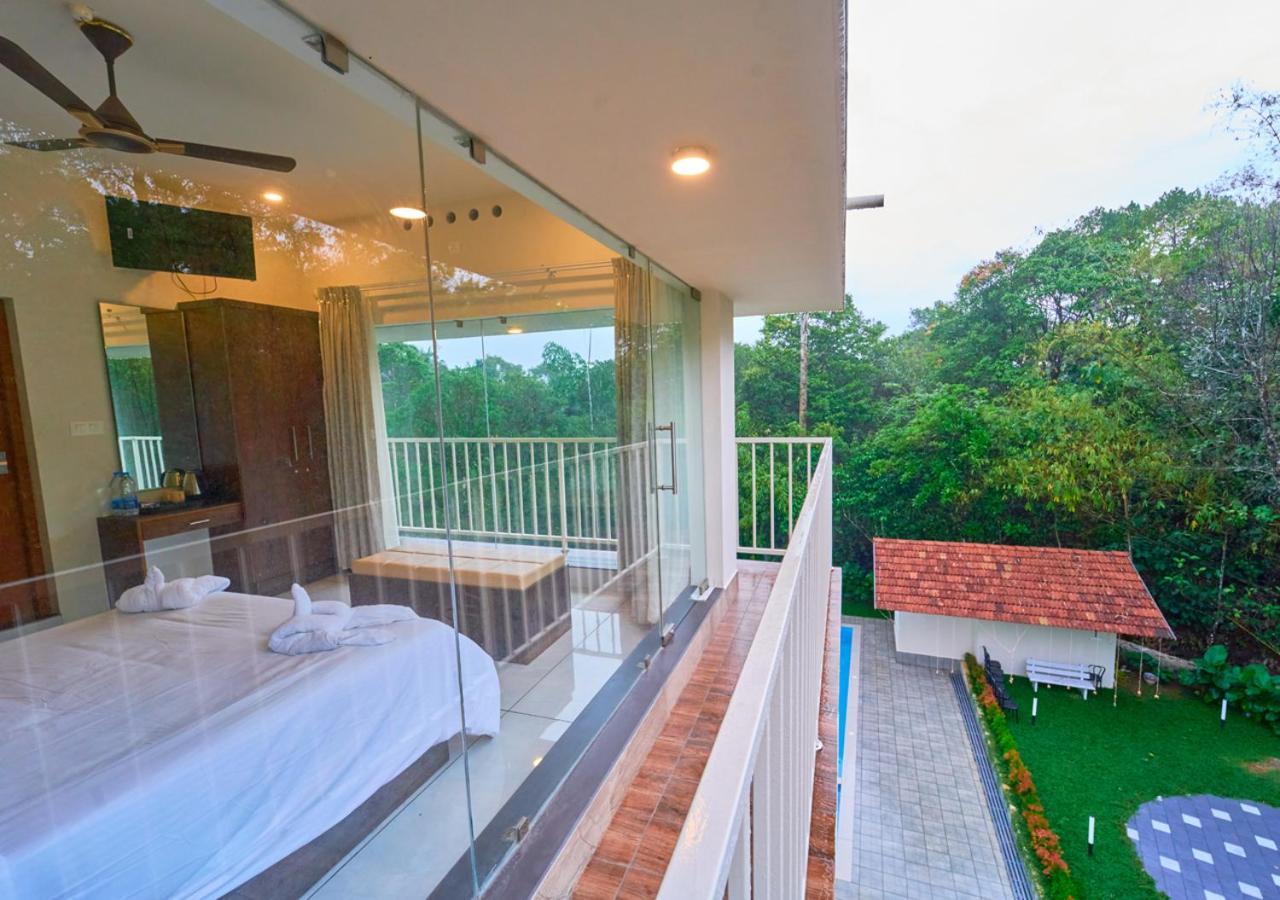 Glen Castle Vagamon Pool Resort By Voye Homes Екстериор снимка